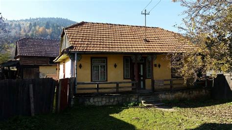 "casa batraneasca" n Case de vnzare din Valenii De Munte, Prahova (12 anunuri pe Lajumate. . Casa batraneasca de vanzare la munte